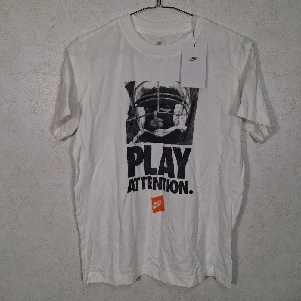 Nike T-Shirt‎ Kids Large White Play Attention Football Graphic IB8331-121
